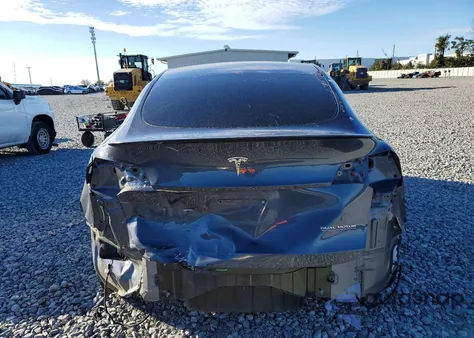 2020 Tesla Model Y z USA, uszkodzony, nr VIN 5YJYGDEF2LF001420